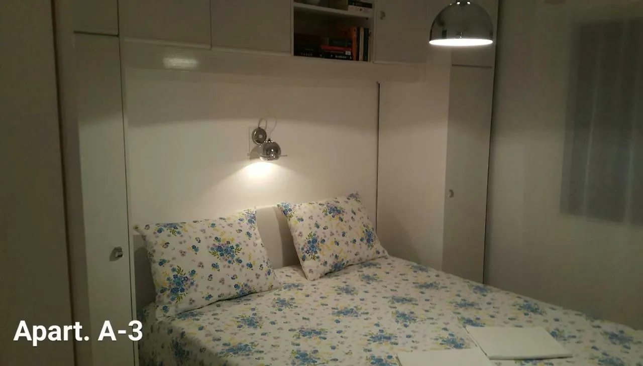 Apartment Apartmani A1 Marina, Okrug Gornji Trogir Croatia